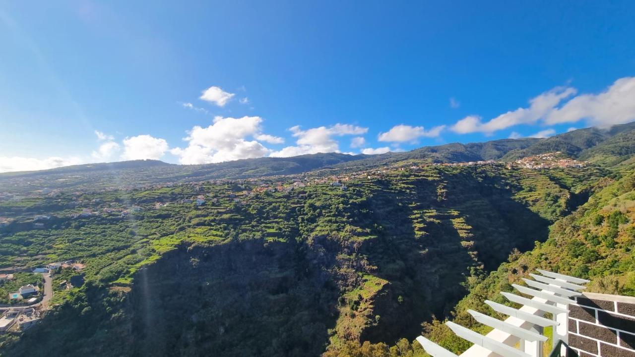 Loreto Rose, Panoramic Ocean And Mountain View * Arco da Calheta (Madeira)